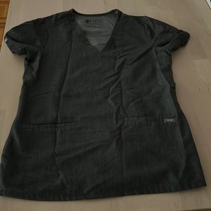 Figs 2 pocket scrub top